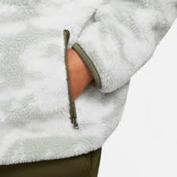NEW!! Nike Reversible Club Plus Winter Jacket - Small - Picture 4 of 14